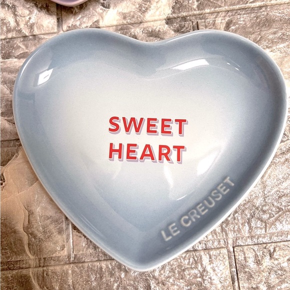 Le Creuset Heart Plate Set of 4 - Picture 4 of 9